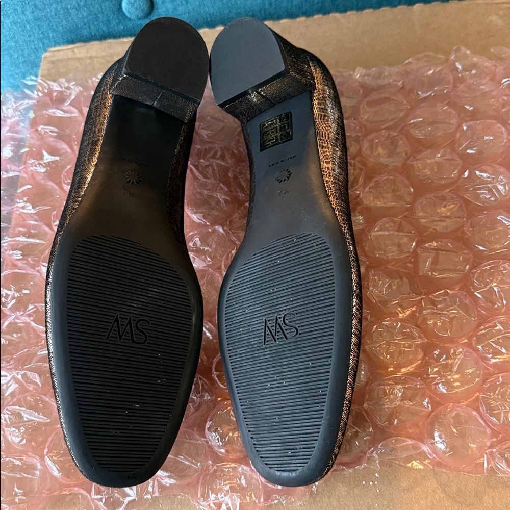 Stuart Weitzman Metallic Bronze Shoes with a Bow - Picture 9 of 16